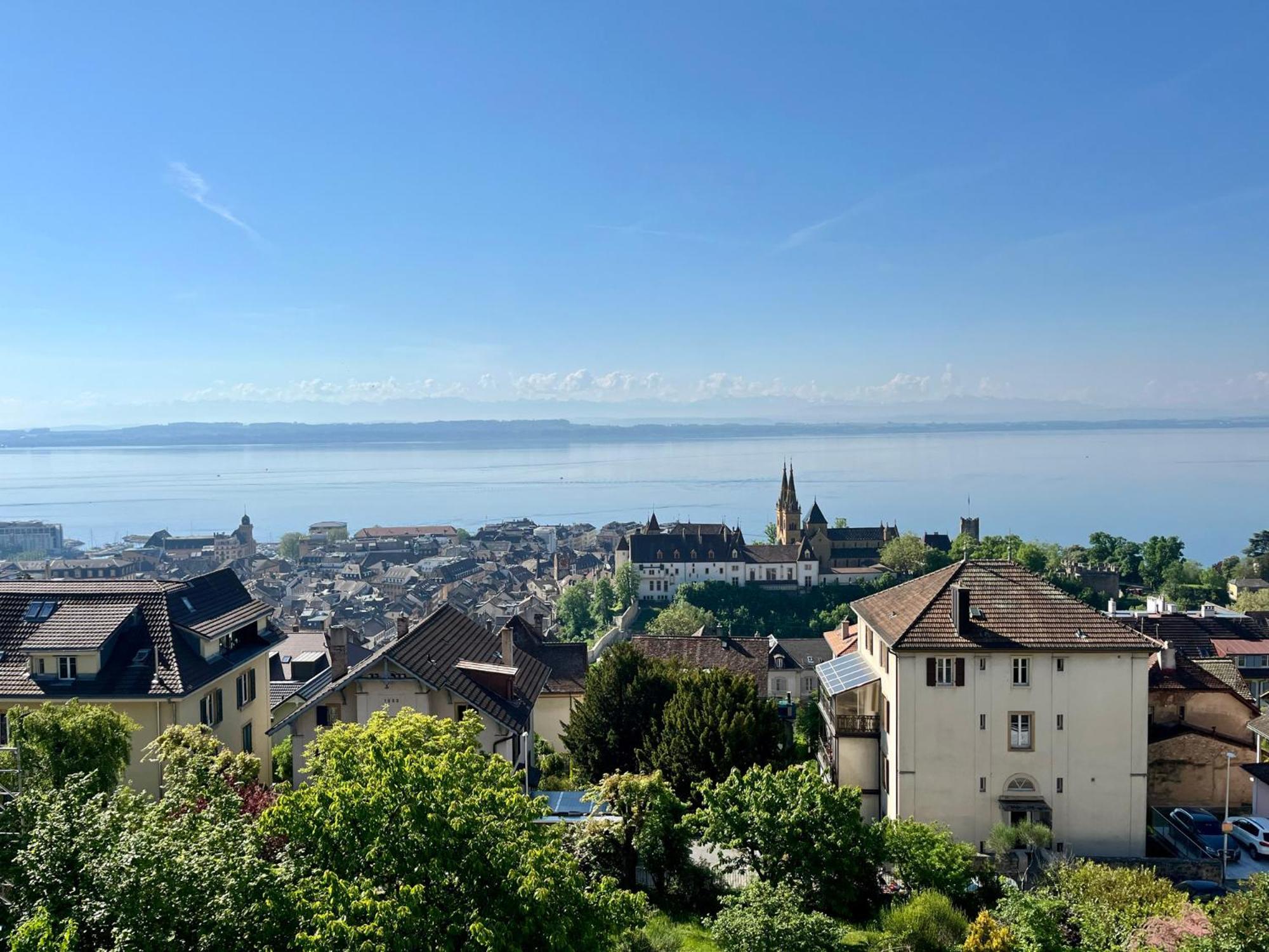 Appartement Atypique Avec Vue Neuchatel Exterior photo